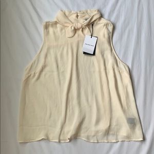 Women’s sleeveless top